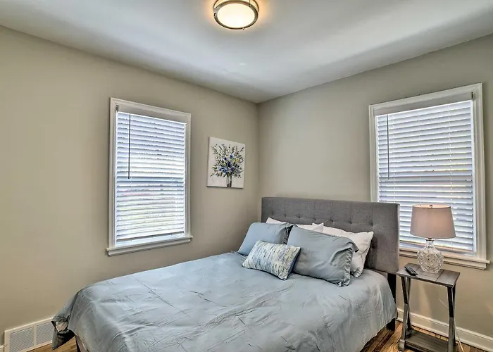 Cozy Home: Wifi, Parking, 5 Mi To Dtwn Mpls! Minneapolis