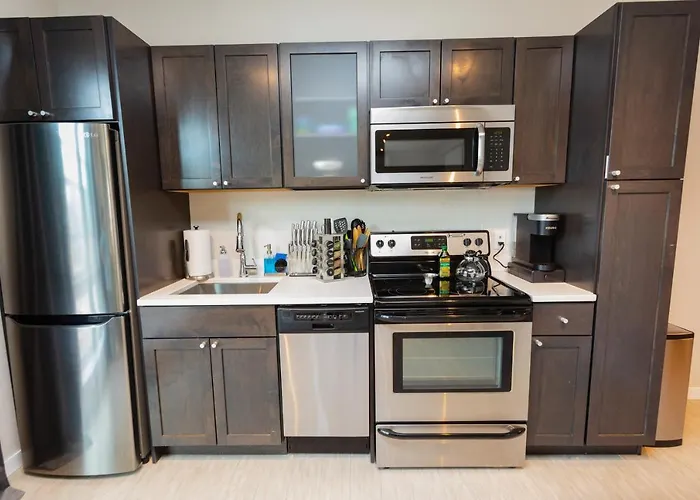 Beautiful & Modern Apartment - Walk To Uptown! Minneapolis