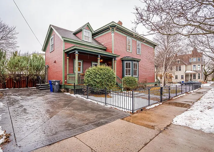 The Irvine Villa Saint Paul