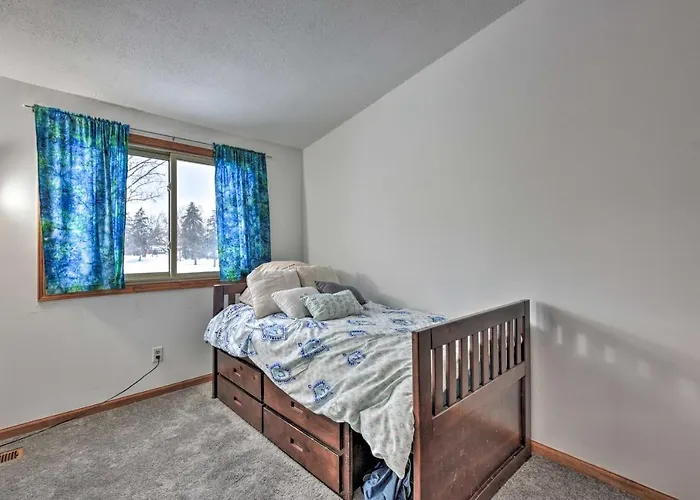 Brooklyn Park Abode 12 Mi To Dtwn Minneapolis