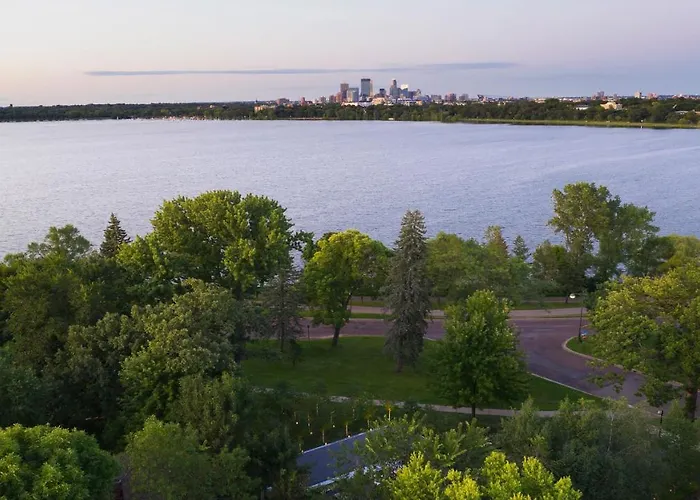Art Of Reflection Villa Minneapolis