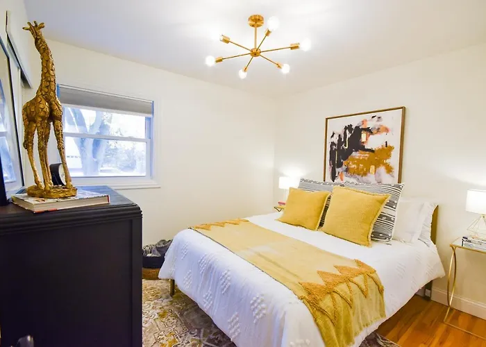 Cheerful 3-Bedroom House With Home Office And Gym Minneapolis