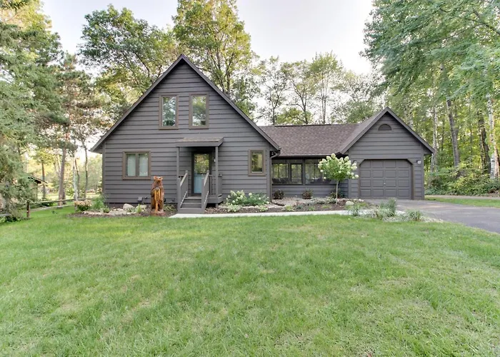 Breezy Point Cabin: Deck W/ Golf Course Views! Pequot Lakes
