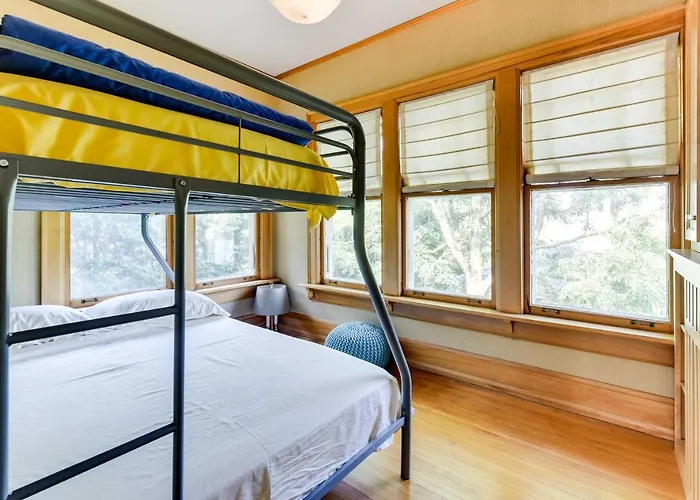 Charming Mpls Home W/ Patio - Walk To Uptown! Minneapolis