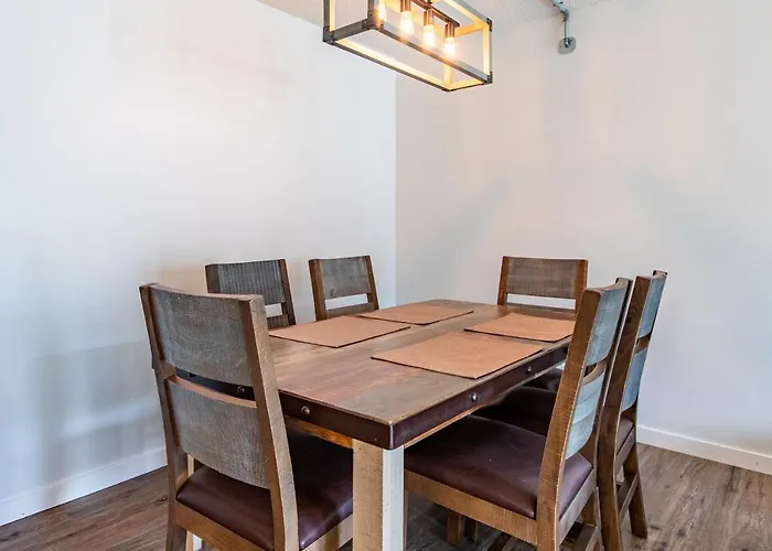 Modern, Rustic 2 Bed 1 Bath 6 Blocks From Mayo Rochester