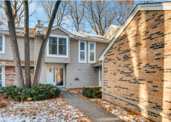 Peace Lilly Urban Retreat Apartment Eden Prairie