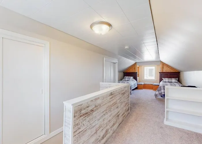 Charming 3 Bedroom Home Near Mayo Rochester