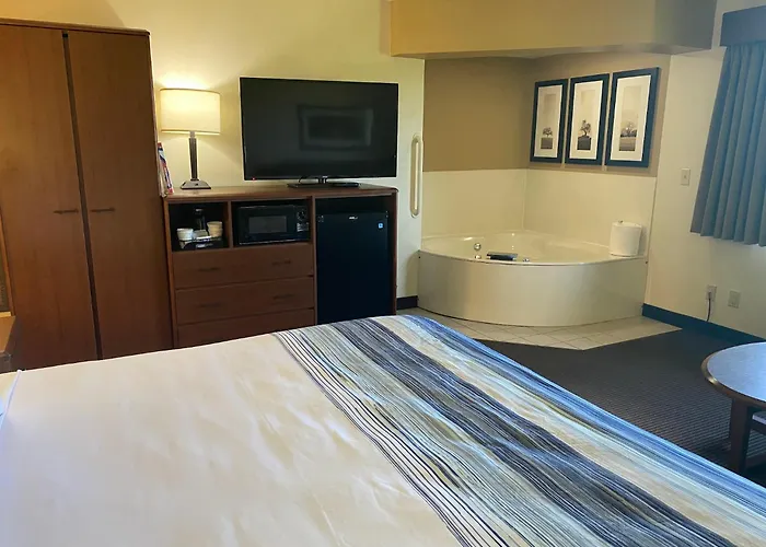 Americinn By Wyndham Two Harbors Near Lake Superior