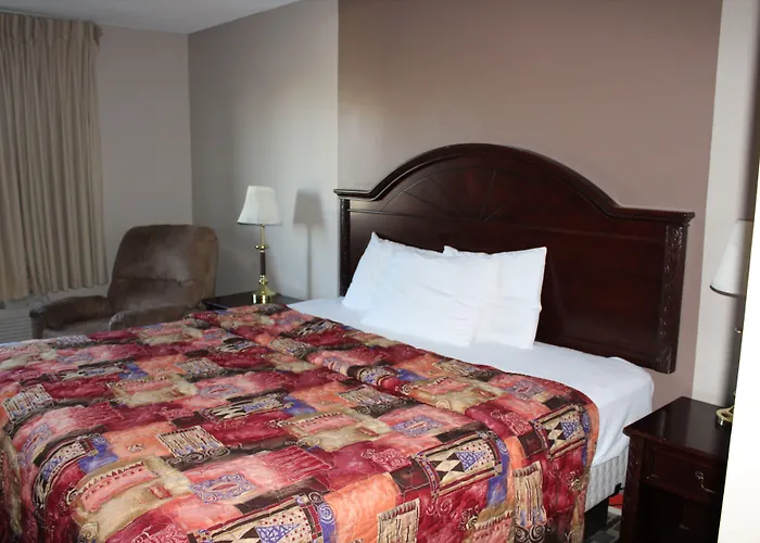 Coratel Inn And Suites Maple Grove