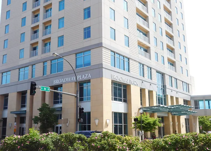 Broadway Plaza, Trademark Collection By Wyndham Rochester