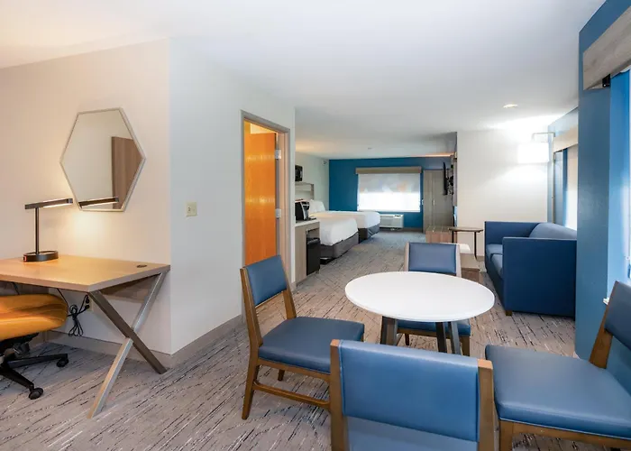 Holiday Inn Express Hotel & Suites Chanhassen By Ihg