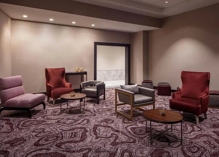 Embassy Suites By Hilton Minneapolis Downtown Hotel
