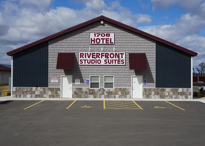 Riverfront Studio Suites Mankato