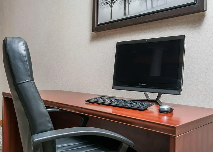 Travelodge & Suites By Wyndham Fargo/Moorhead