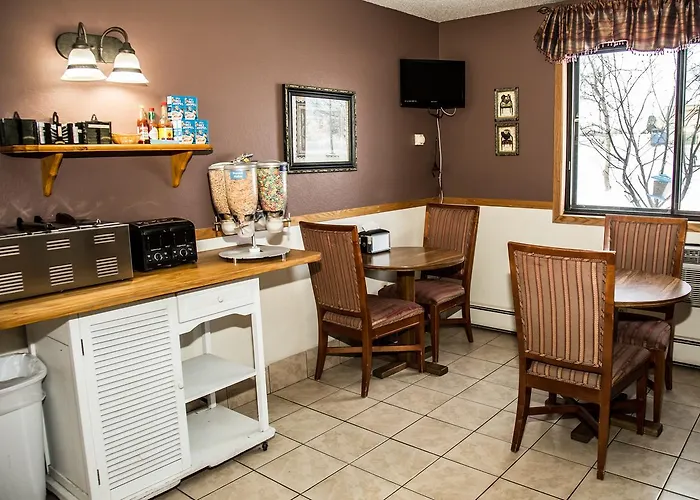 Americas Best Value Inn & Suites Detroit Lakes